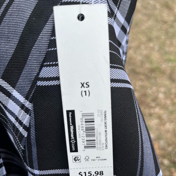 NO BOUNDARIES BLACK PLAID PLEATED SKIRT WITH PATCHES NWT JUNIORS XS - Picture 7 of 8